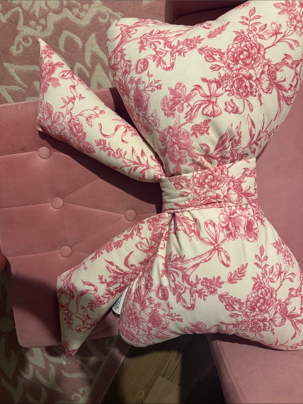 Floral Pink Bow Throw Pillow - Elegant Accent Cushion